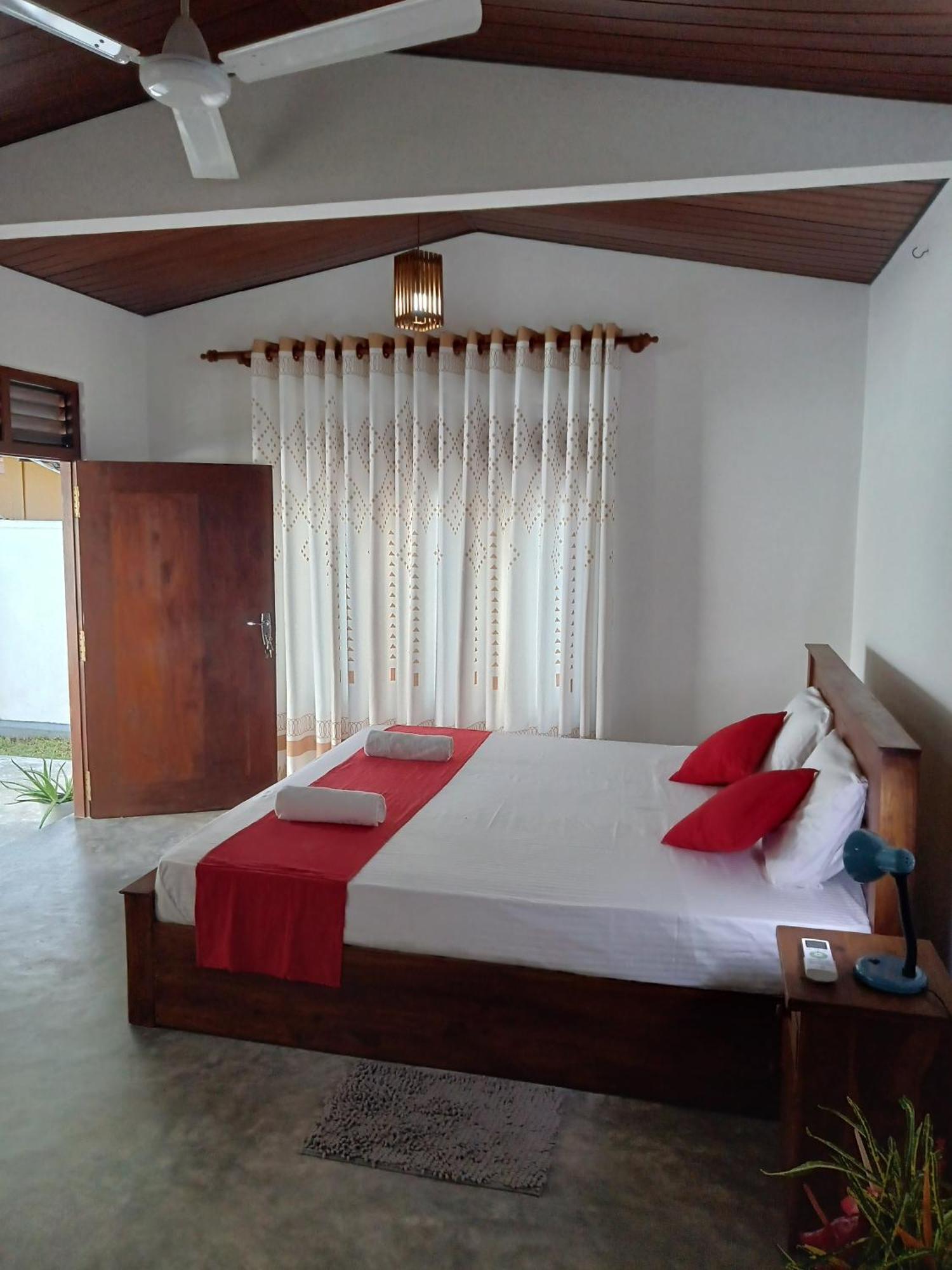 Gold Bubble Villa Unawatuna Luaran gambar